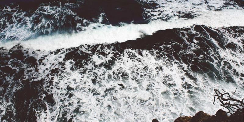 基于微服务架构重构企业软件：解锁办公自动化新潜能与系统灵活性